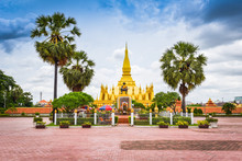 Vientiane Laos : Pha That Luang Temple / Golden Pagoda Landmark Of Buddhism In Asia