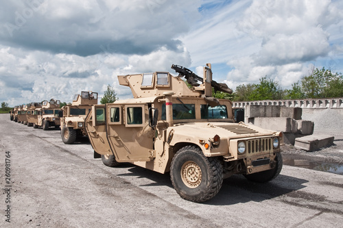 Cuadros en Lienzo convoy of armored vehicle Ukrainian army