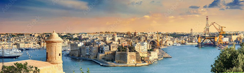 Grand Harbour, Valletta, Malta - obrazy, fototapety, plakaty 