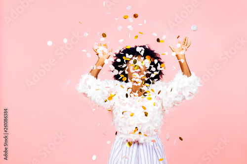 Fotomural Confetti throw- celebrate success and happiness