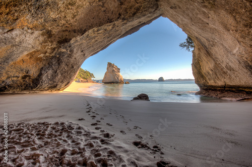 Fotomural View from inside the tunnel or cave at Cathedral Cove New Zealand
