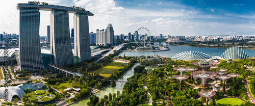 Dekoracja na wymiar  radosc-zycia-w-gardens-by-the-bay-w-singapurze