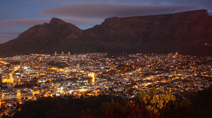 Wall Mural - Vue de Nuit Signal Hill Cape Town Afrique du Sud