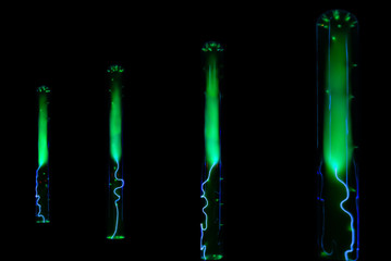 electrical discharges in inert gas flasks