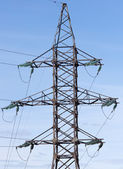 Power line pylon with high-voltage insulator