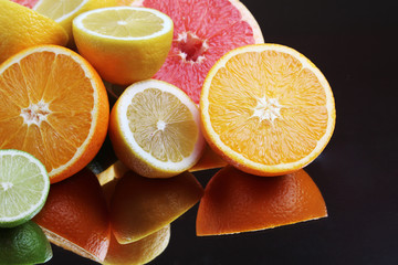 Poster - Mix of citrus fruits cut in different forms