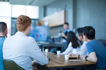 Seminar Presentation. Conference Speaker Presenting to Audience. Technology Presenter at Corporate Tech Leadership Forum. Executives, Entrepreneurs, Investors in Meeting. Lecture Speech by Manager.