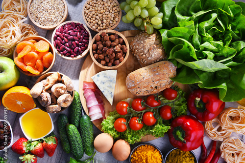 Fotografia Assorted organic food products on the table