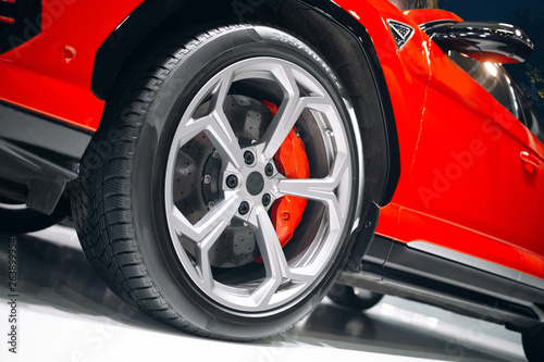 Cuadros en Lienzo Car braking system. Sport car front wheel brake