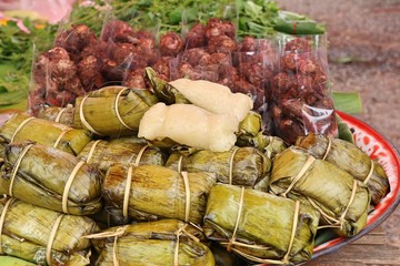 Canvas Print - Sticky rice wrapped in banana leaves