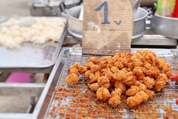 Canvas Print - fried nuggets at street food