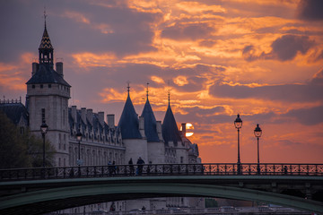 Fototapete - Beautiful Scenery in Paris, France (the City of Light)