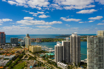 Fototapete - Aerial Miami Beach developing city scene