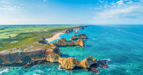 Poster - Beautiful eroding rocks of Murnane Bay in Mepunga on Great Ocean Road, Australia