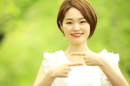 手話を話す女性「手話」