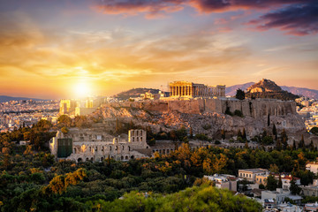 Fototapete - Sonnenuntergang über der Akropolis von Athen mit dem Parthenon Tempel über der Altstadt Plaka, Griechenland 