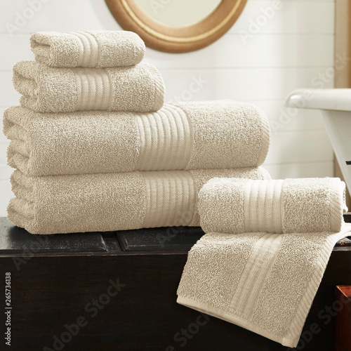 Fotomural Cotton terry towel set. Dobby border towel set