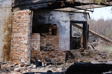Abandoned Burned Down House Details