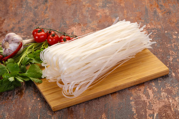 Raw rice noodles