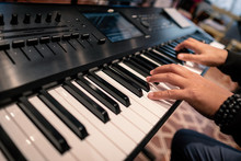 Hands Playing Piano Keyboard Musician Concert Jazz Blues Rock Keys Studio Recording Session Classical Synthesizert Artist Sesionist Finger Hand Instrument Melody Rhythm Concert Show Live Lesson Course