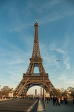 Fototapeta Paryż - Torre Eiffel día despejado en París