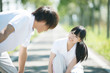 © ohayou! - 一本道で談笑をするカップル