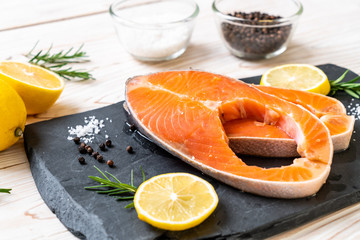 Canvas Print - fresh raw salmon fillet steak