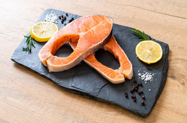 Canvas Print - fresh raw salmon fillet steak