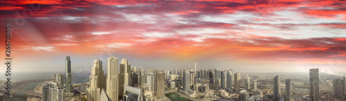 Fotomural Panoramic sunset aerial view of Dubai Marina, United Arab Emirates