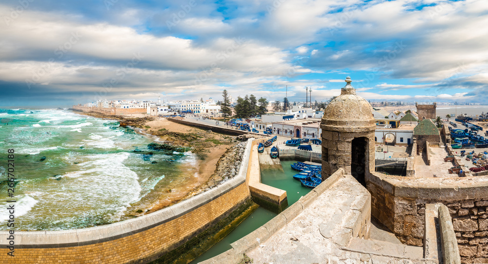Landscape with old fortress and fishing port of Essaouira, Morocco - obrazy, fototapety, plakaty 