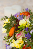 Fototapeta Kwiaty - Blumengesteck als Tischdekoration