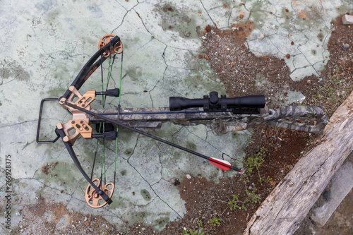 Photographie hunting crossbow with an arrow