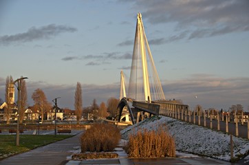 Passerelle jardin des Deux Rives