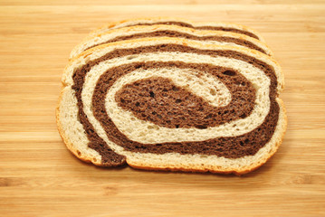 Wall Mural - Sliced Rye & Pumpernickel Swirled Bread 