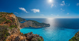 Fototapeta Fototapety z morzem do Twojej sypialni - Panoramic view of the sun shining over cliffs in Shipwreck Cove