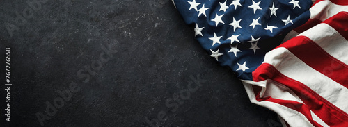 Fotomural United States Flag On Black Background