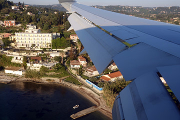 Wall Mural - Landeanflug auf Korfu