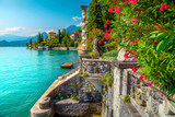 Fototapeta Sypialnia - Lake Como with luxury villas and spectacular gardens, Varenna, Italy