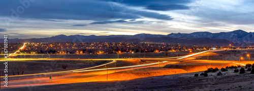 Cuadros en Lienzo Sunset Highway - A panoramic dusk view of U