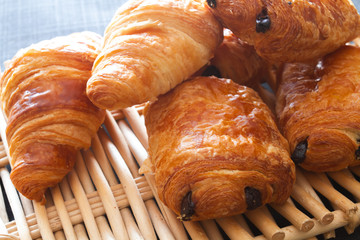 Wall Mural - croissant et pain au chocolat