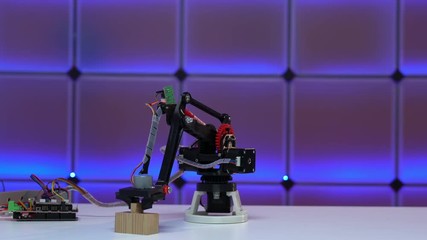 Canvas Print - Prototype industrial robot arm in the laboratory of automation