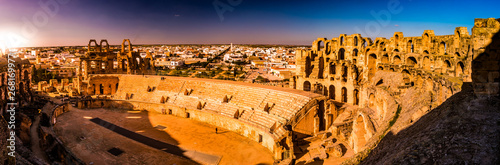 Fotomural The beautiful amphitheatre in El Djem reminds the Roman Colosseum