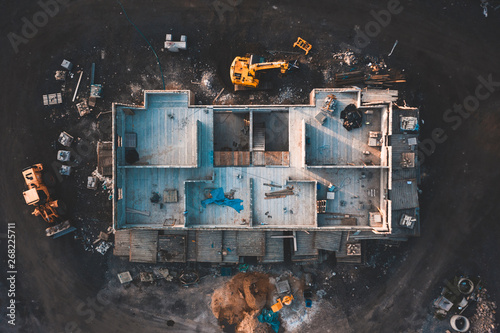 Cuadros en Lienzo Aerial birds eye image of the frame of a house being built on a construction sit