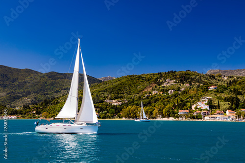 Cuadros en Lienzo Lonely yacht sailing on silent sea. Turkey.