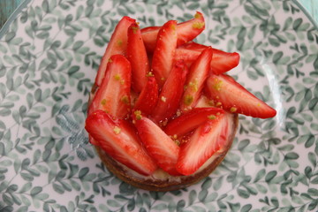 Poster - Tarte aux fraises sur une assiette