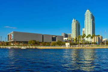 Wall Mural - Tampa Bay, Florida. March 02, 2019 . Tampa Museum of Art and skyscrapers over the Hillsborough river coast in downtown area (3).