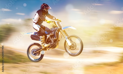 Dekoracja na wymiar  rider-na-rowerze-podczas-wyscigu-motocross