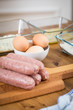 Zutaten für Scotch Eggs, Eier in Schweine Fleisch Wurstbrät und Paniermehl frittiert