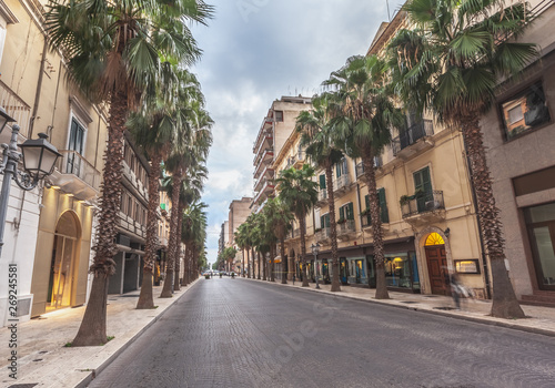 Fotografía Empty streets of a beautiful cityside of Taranto with a breathtaking architecture