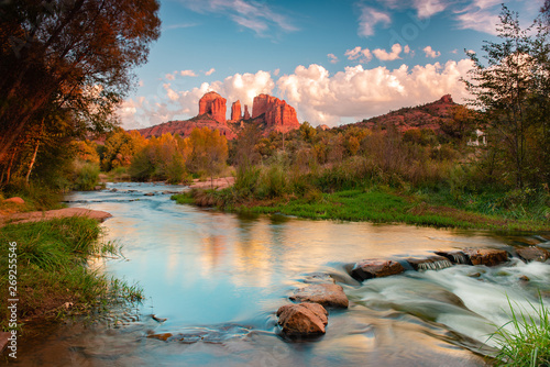 Cathedral Rock at Red Rock Crossing in Sedona, Arizona Tableau sur Toile
